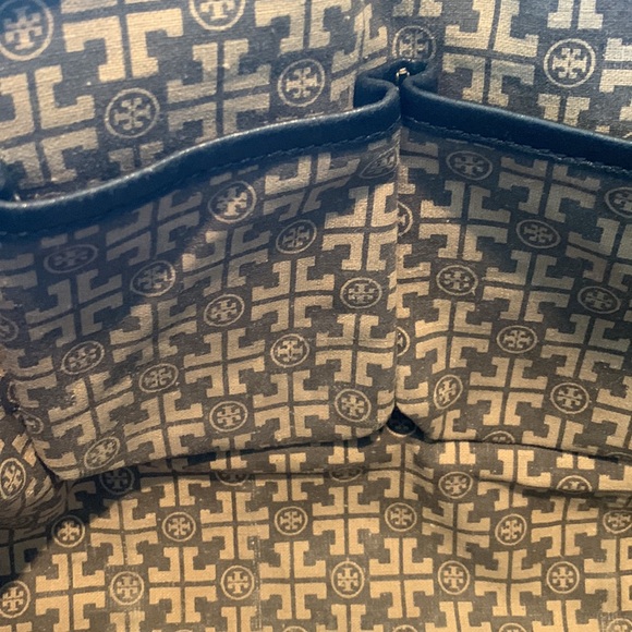 Tory Burch Black Nico East West Leather Tote with Gold Hardware - Picture 13 of 16